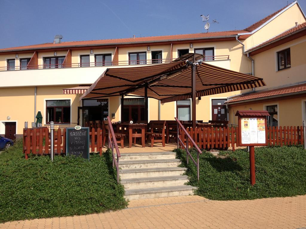 Apartmany, Penzion, Wellness U Zlate Rybky Вишков Экстерьер фото