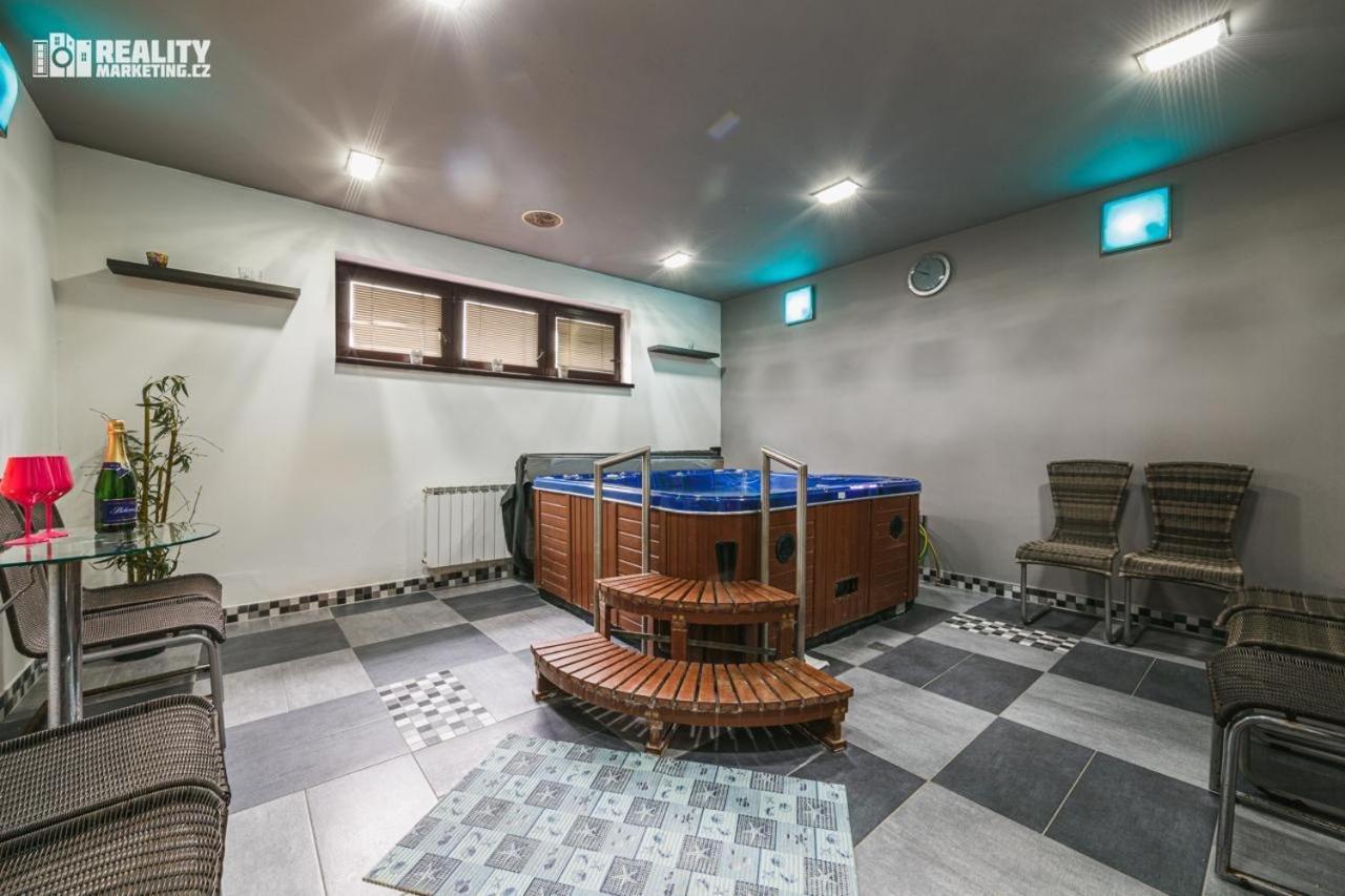 Apartmany, Penzion, Wellness U Zlate Rybky Вишков Экстерьер фото